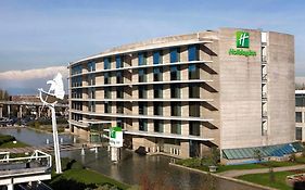 Holiday Inn Santiago Airport